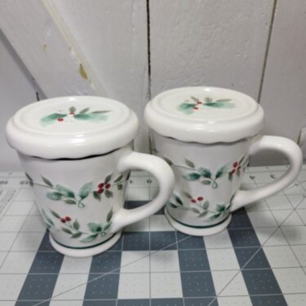 Pfaltzgraff Winterberry Embossed Coffee Tea Chocolate 12oz Mug Cover set - Lot 2